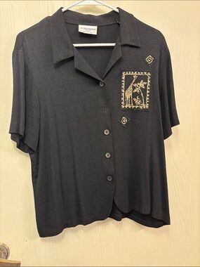 Alfred Dunner Black Short-Sleeve Button Front Top with Giraffe Embroidered Patch